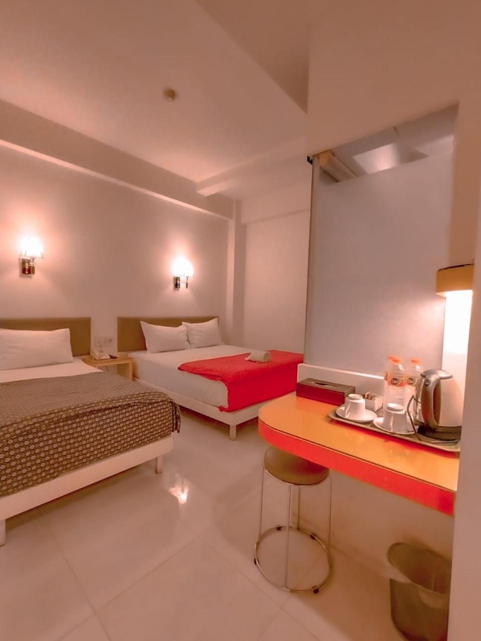 Dewarna Hotel Arifin Bunul Exterior photo